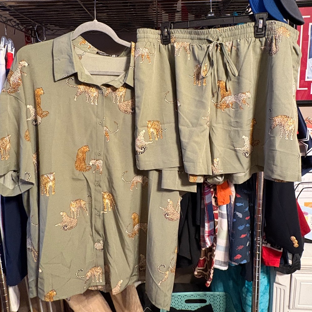 Green Animal Print Shirt and Shorts Set